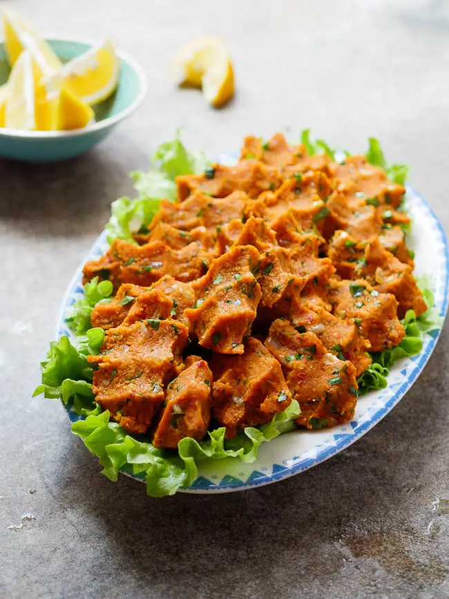 Turkish lentil meatballs (Mercimek köftesi)